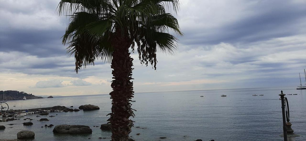 Plaza Lejlighed Giardini Naxos Eksteriør billede